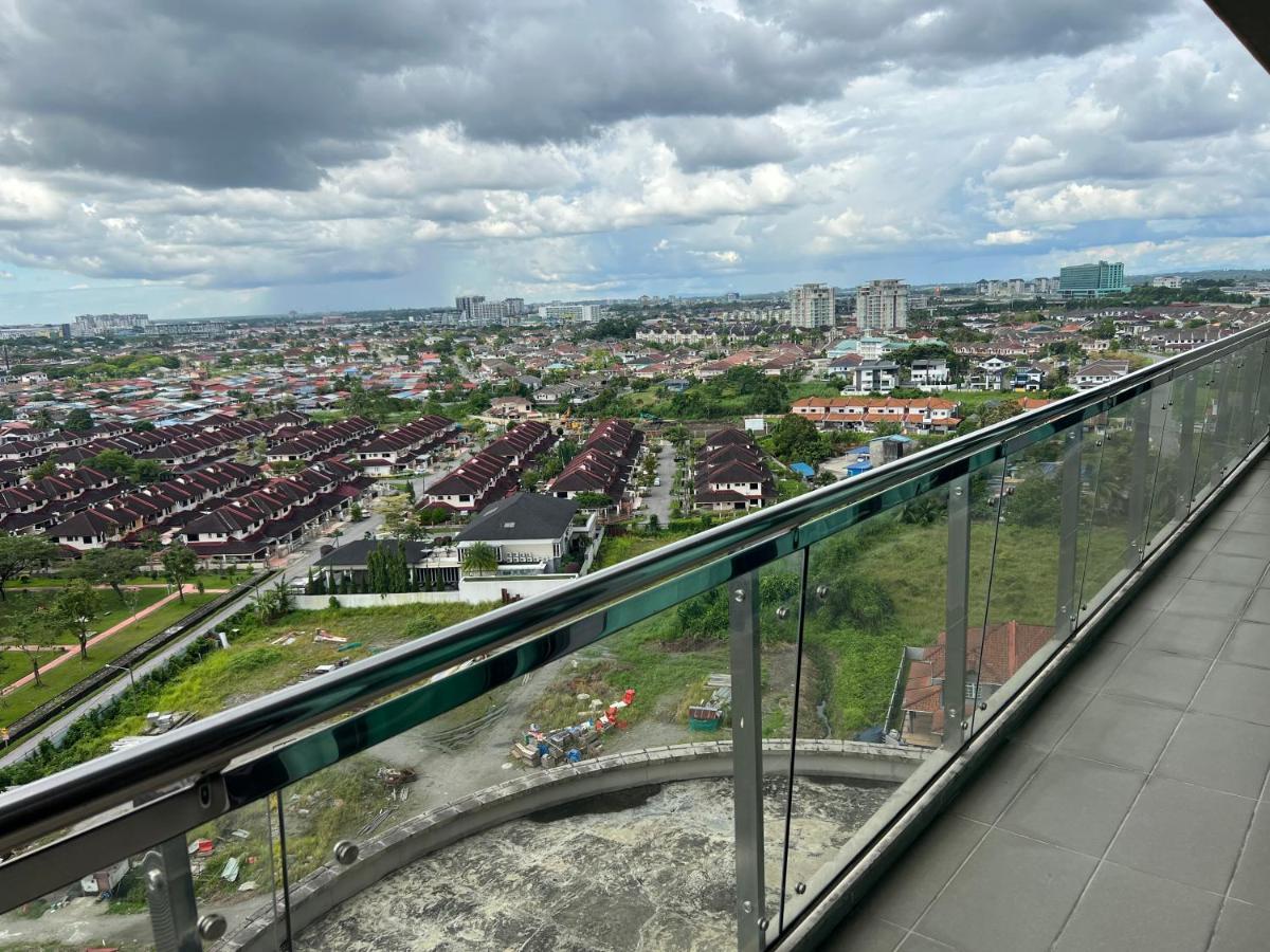 Imperial Grand Suite Apartment Kuching Eksteriør billede