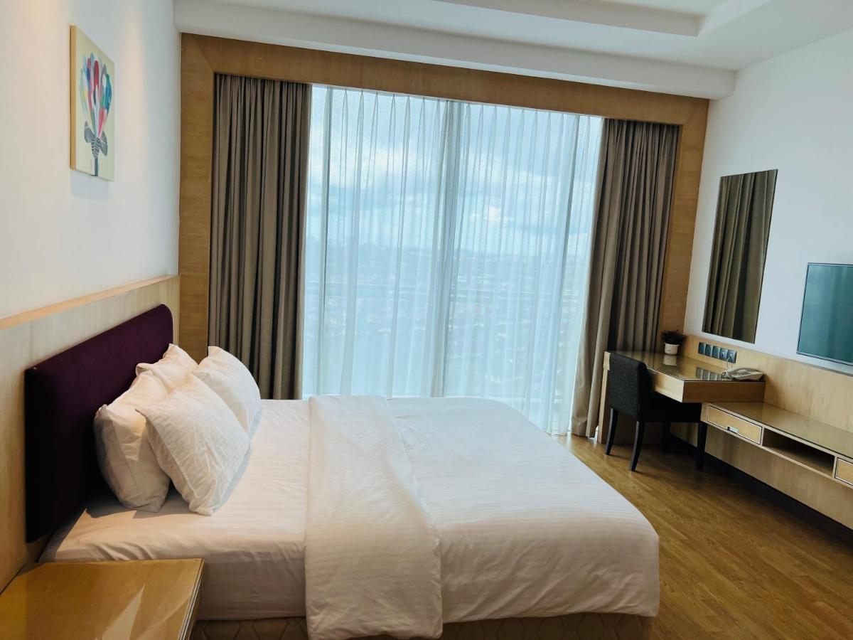 Imperial Grand Suite Apartment Kuching Eksteriør billede